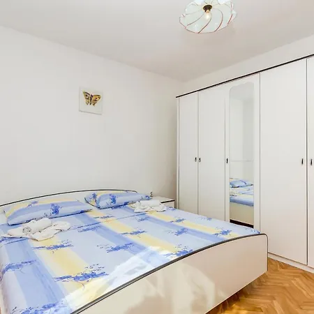 Rosa Apartment