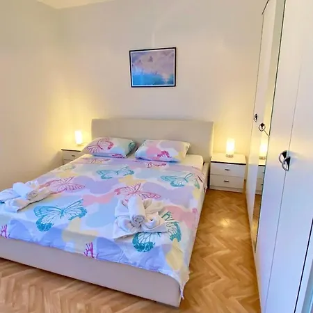 Rosa Apartment